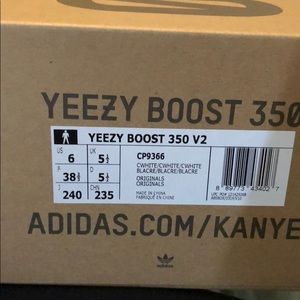 Yeezys boost 350 triple white